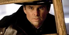 Chris Mannix (Walton Goggins): "What my daddy fought for was dignity in defeat and against the unconditional surrender."